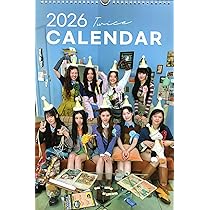 Amazon.co.jp: TWICE トゥワイス グッズ 大判 壁掛け カレンダー 2026